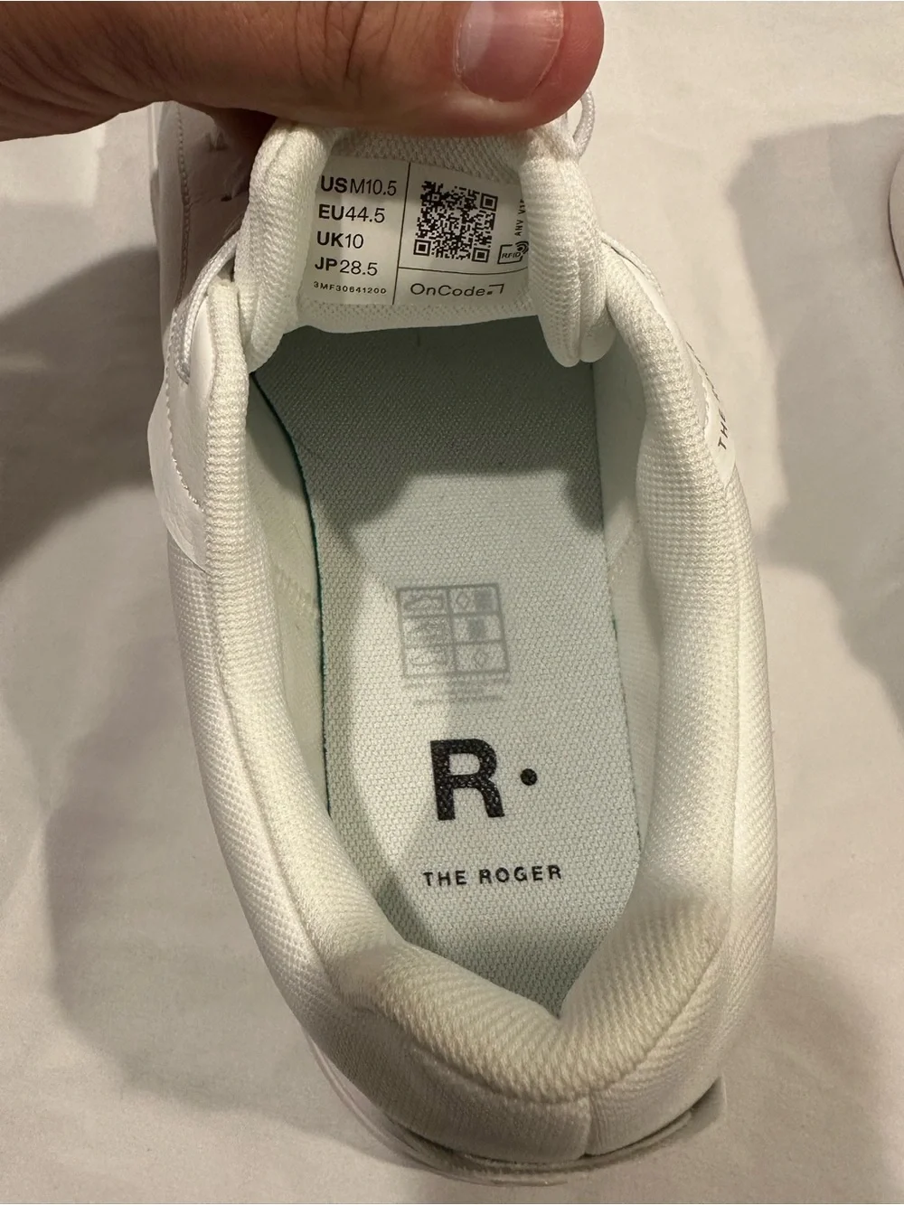 On Running The Roger Advantage Men’s Sneakers Men’s 10.5